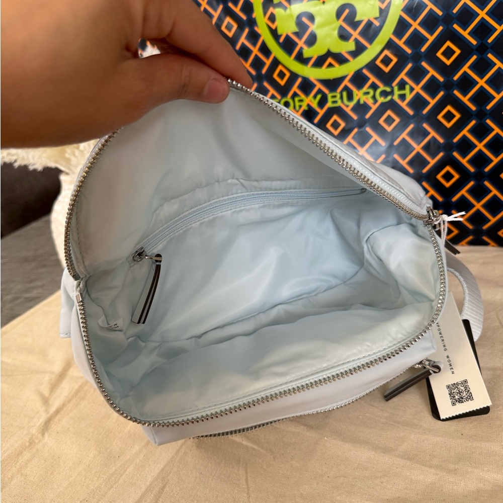 New, Tory Burch nylon summit belt bag with silver hardware - Picture 5 of 11